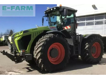 Trator CLAAS Xerion