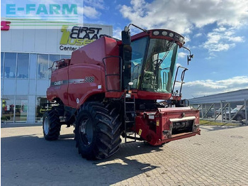 Ceifeira debulhadora CASE IH