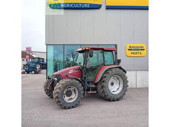 Trator CASE IH JXU Maxxima