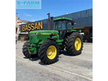 Trator JOHN DEERE 4055 Series