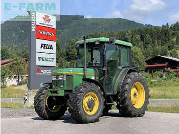 Trator JOHN DEERE