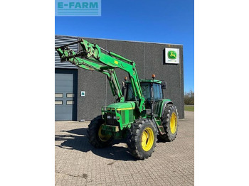 Trator JOHN DEERE 6810