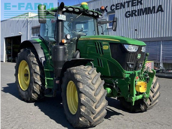Trator JOHN DEERE