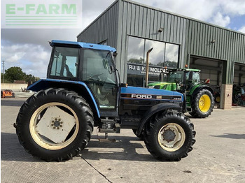 Trator NEW HOLLAND