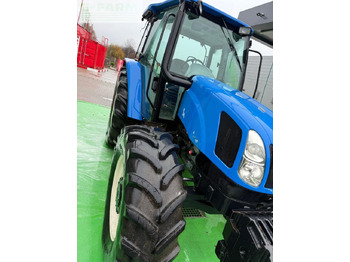 Trator New Holland T5060: foto 2 Trator New Holland T5060: foto 2