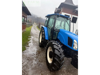 Trator New Holland T5060: foto 5 Trator New Holland T5060: foto 5