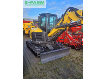 Mini escavadeira NEW HOLLAND