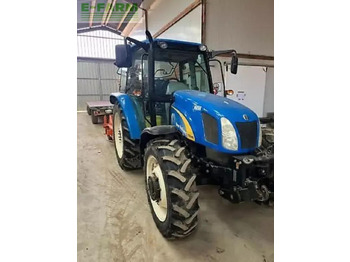Trator NEW HOLLAND T5000