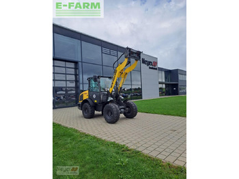 Mini escavadeira NEW HOLLAND