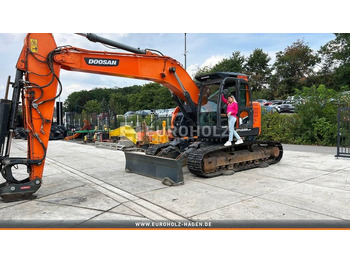 Escavadora de rastos Doosan Kettenbagger DX 235 LCR-5, hyd. SW OilQuick 70-55: foto 2 Escavadora de rastos Doosan Kettenbagger DX 235 LCR-5, hyd. SW OilQuick 70-55: foto 2
