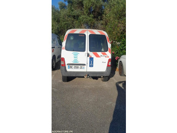 Furgão compacto CITROEN BERLINGO BC058ZE // 2010 NON ROULANT: foto 3
