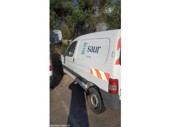 Furgão compacto CITROEN BERLINGO BC058ZE // 2010 NON ROULANT: foto 4