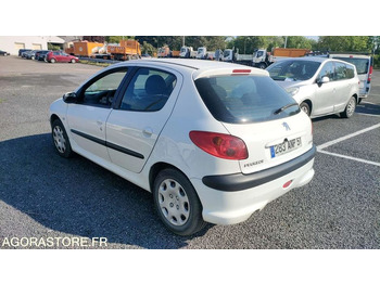 Automóvel PEUGEOT 206 - 2005 - 142538kms: foto 3