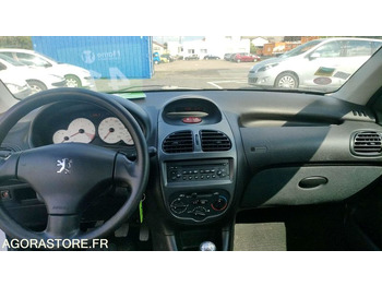 Automóvel PEUGEOT 206  - 2005 - 142613kms: foto 5