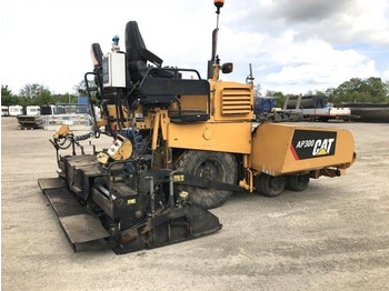 Acabadora CATERPILLAR AP300