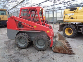 Mini pá carregadora BOBCAT S130
