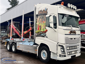 Camião de transporte de madeira VOLVO FH 750