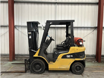 Empilhador a gás CATERPILLAR GP