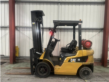 Empilhador a gás CATERPILLAR GP