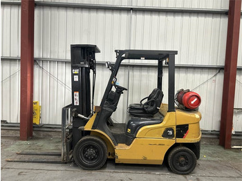 Empilhador a gás CATERPILLAR GP