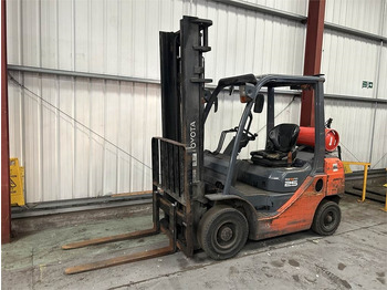 Empilhador a gás Toyota 02-8FGF25: foto 2