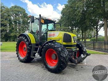 Trator CLAAS