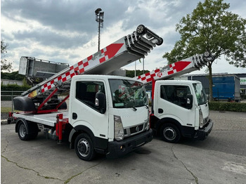 Caminhão com plataforma aérea NISSAN
