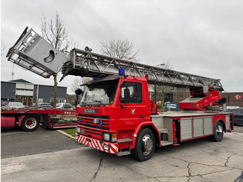 Carro de bombeiro SCANIA P82