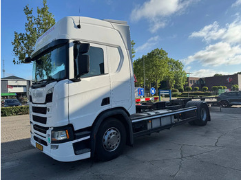 Camião transportador de contêineres/ Caixa móvel SCANIA R 410