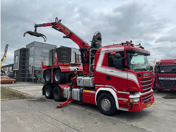 Camião de transporte de madeira SCANIA R 580