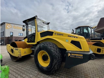 Compactador de asfalto BOMAG BW 213 D-5: foto 2