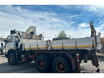 Camião de caixa aberta/ Plataforma, Camião grua Iveco 330 26 con gru: foto 3
