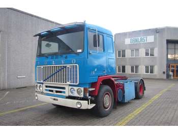 Tractor Volvo F10: foto 1