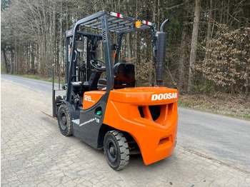 Empilhador a diesel Doosan D 25 GP: foto 5 Empilhador a diesel Doosan D 25 GP: foto 5