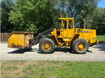 Pá carregadora de rodas VOLVO 4300