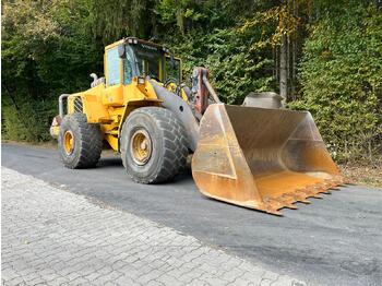Pá carregadora de rodas VOLVO L 180 E: foto 4