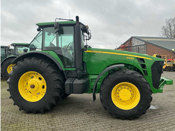 Trator 2009 JOHN DEERE 8430 FOUR WHEEL DRIVE FARM TRACTOR: foto 3