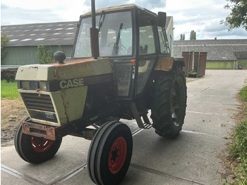 Trator CASE IH