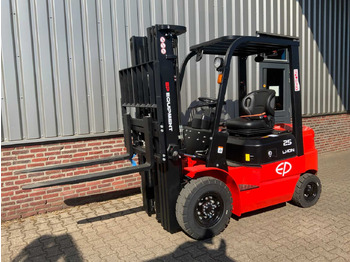 Empilhador EP EQUIPMENT