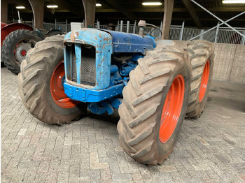 Trator FORDSON