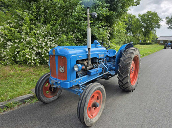 Trator FORDSON