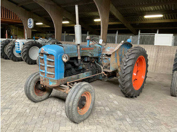 Trator FORDSON