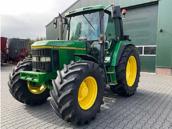 Trator JOHN DEERE 6100