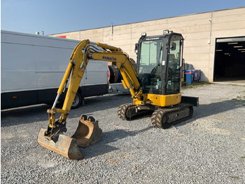 Mini escavadeira KOMATSU PC26