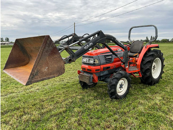 Mini trator KUBOTA