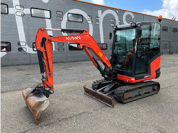Mini escavadeira KUBOTA KX027-4