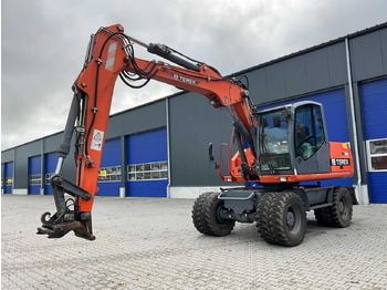 Escavadeira de rodas TEREX