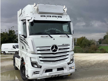 Camião MERCEDES-BENZ Actros