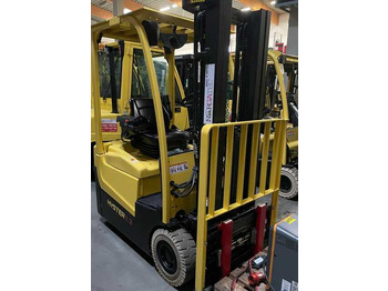 Empilhador elétrico HYSTER
