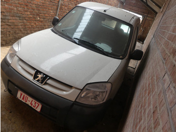 Furgão compacto REF:Immatriculé sous : YAU-437 - Voiture Peugeot Partner: foto 2